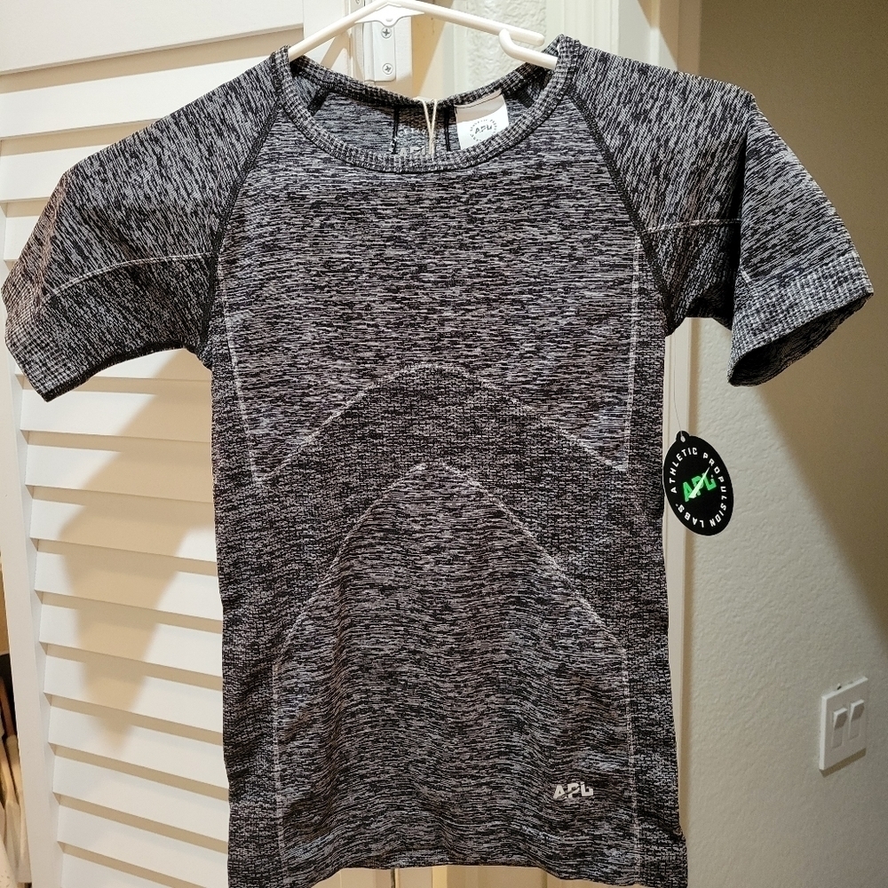 APL Seamless Short Sleeve Workout Top XS NWT